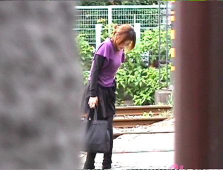 スカートめくり